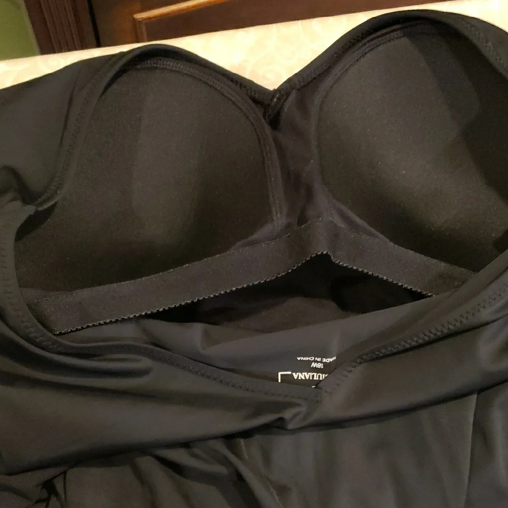 G by Giuliana Black Sheer Long-Sleeve V-Neck One-Piece Swimsuit - Picture 7 of 10